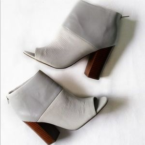 Circus by Sam Edelman White & Gray Booties